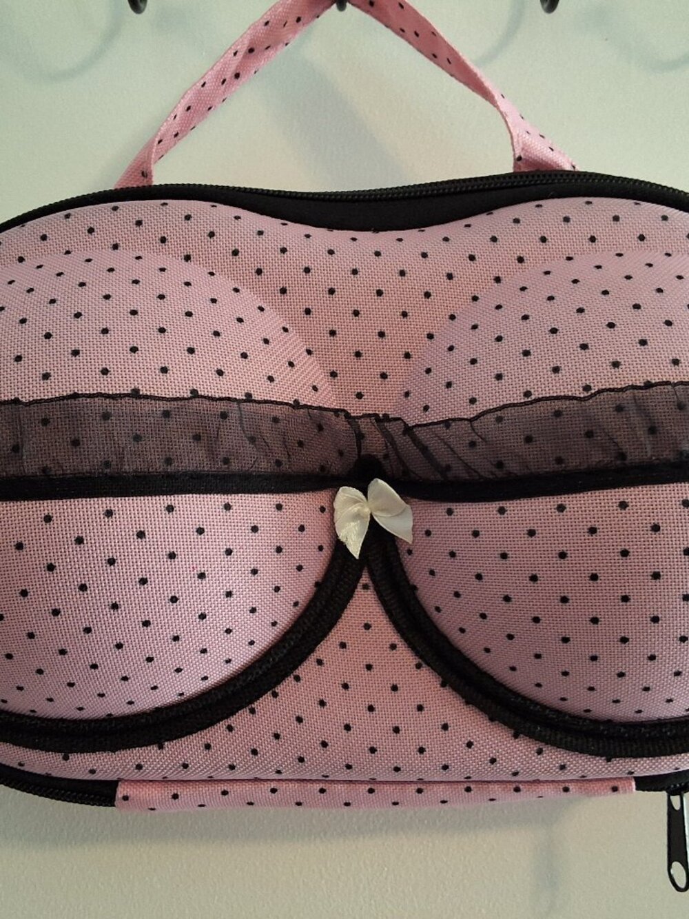 Hard-shell Bra & Lingerie Travel Case. Organizer pink & black